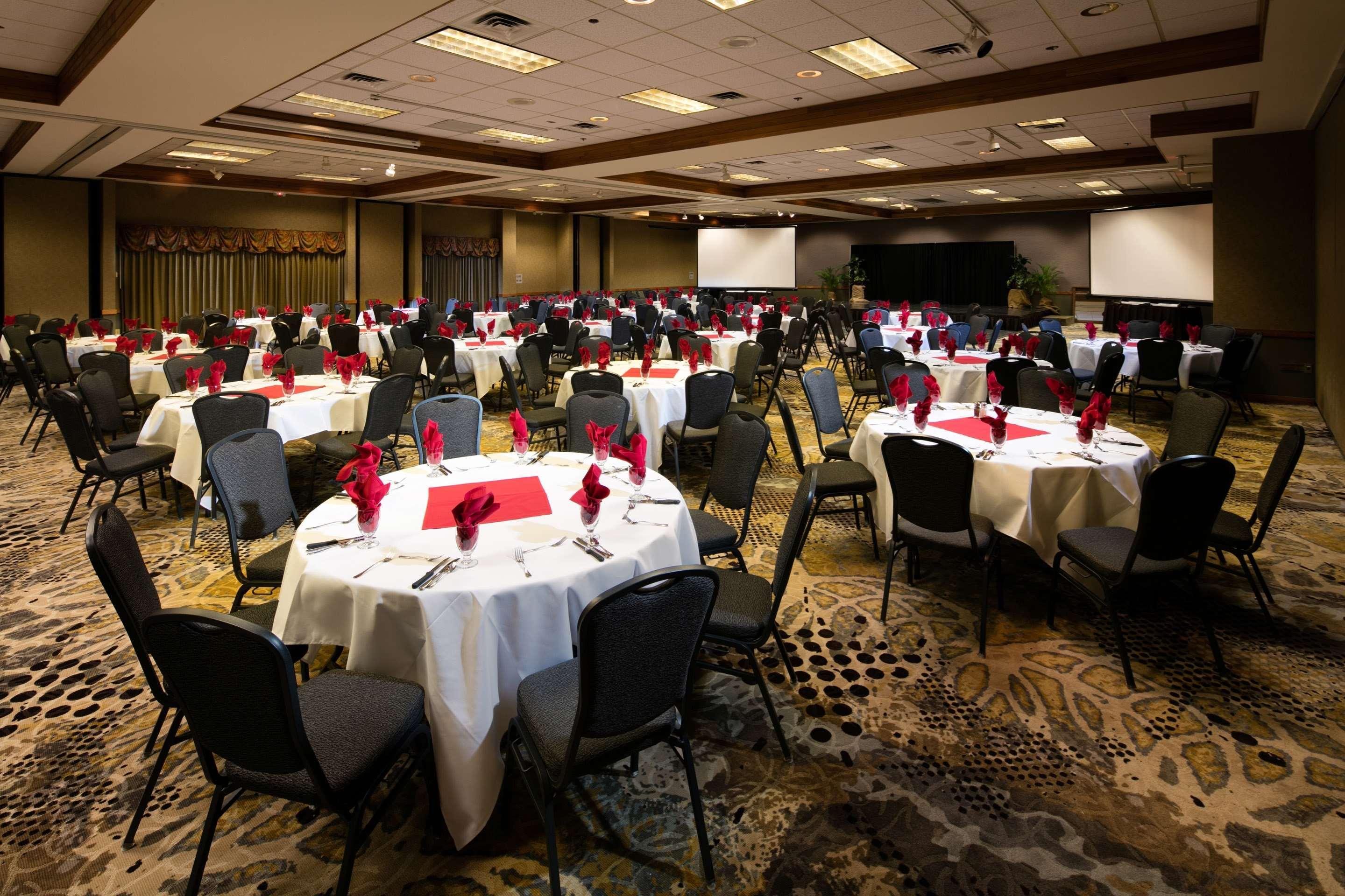 Red Lion Hotel Kalispell Exterior photo